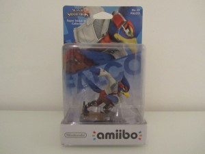 Amiibo SSB Falco Front